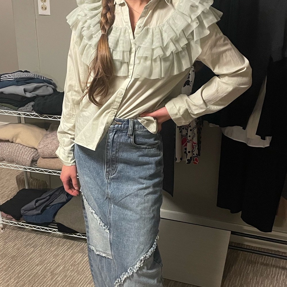 H&M frilly green button up